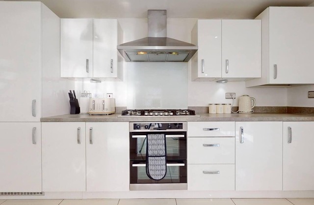 Impeccable 4-Bed House in Stanford-le-Hope