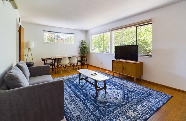 Impeccable Palo Alto 1BR w/ Parking & W/D, walk to Parks, by Blueground