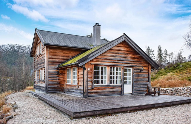 Alojamiento de 4 habitaciones en Vossestrand