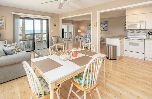 In Duck with Community Pool & Beach Access