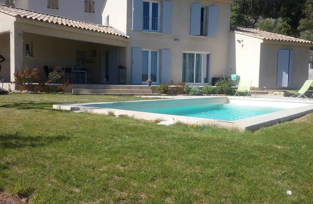 EN LA CALMA DE PROVENCE A DOS PASOS DE AIX EN PROVENCE