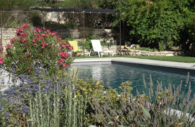 En el corazón del Gran Luberon, albergue independiente, hermosa piscina, calma