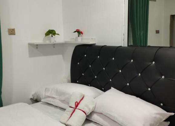 Inap Idaman 6 Queen Bed Near HUSM