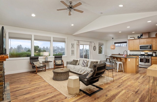 Incredible New Construction Single Level Lakeview Home, New Everything, Ping Pong, Fire-Pit, BBQ