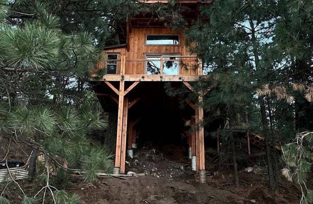 Incredible Timber Tree House with Wood-Fired Hot Tub Nestled in the Trees for a Unique Romantic Getaway in Moscow, Idaho