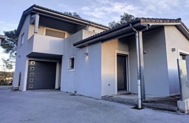 Independent apartment in villa with exceptional view