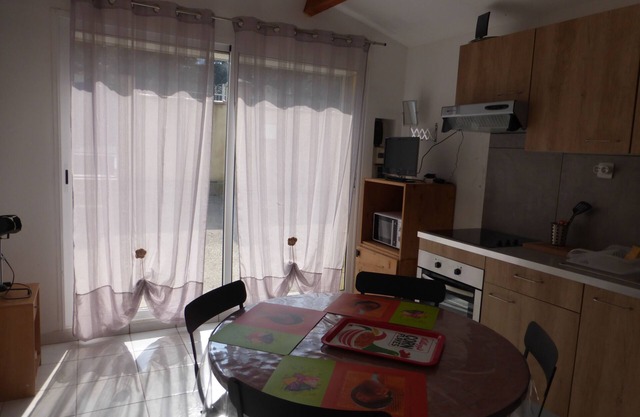 Alquiler de casita independiente para 2 personas con jardín privado y piscina