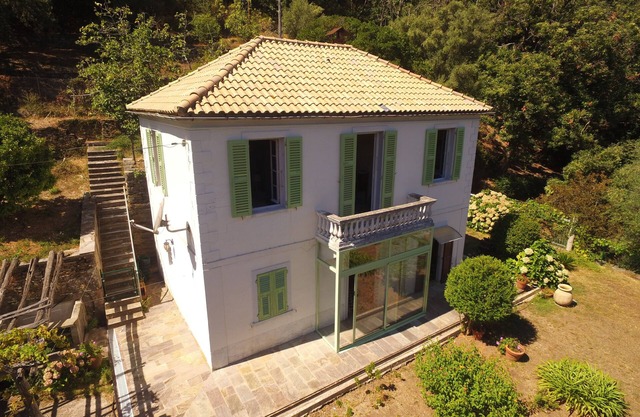 Independent villa with private garden in Cap Corse, between sea and forest
