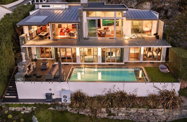 Infinity Heights - Infinity Pool with Lake View