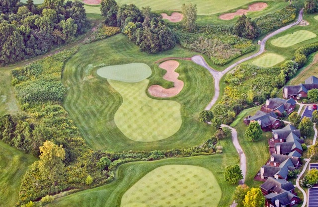 Dentro del primer Old Kinderhook Golf Resort, se admiten mascotas y kayak GRATIS