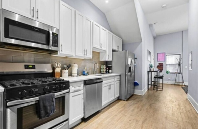 Insta-worthy Arcade Themed 2BD 10min to Downtown!