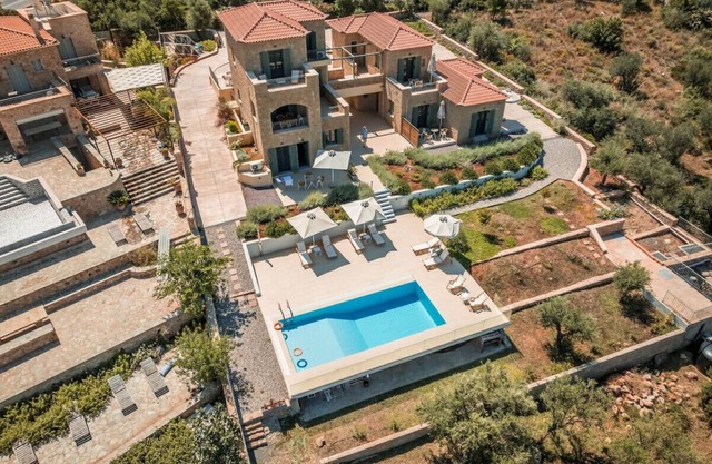 Ipso Kardamyli Meropi