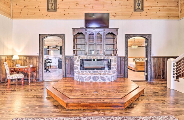 ‘Iron Duff Chapel’ - Unique Escape w/ Mtn Views!