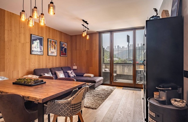 ISARD HOMES by SELECT RENTALS