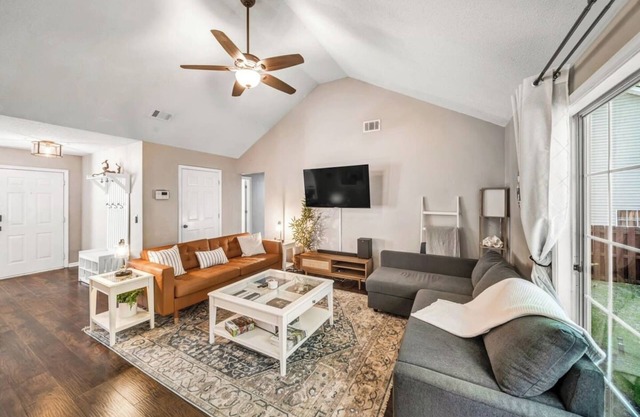 Island Home. 15 mins to Tybee Beach & Downtown.