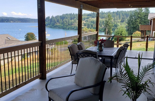 Disponible 8/18 - 8/23 Nivel inferior de Island House @ Honeymoon Bay