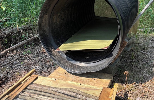 Soothing 1-bedroom campground in Geneva.Not a joke. Welcome to the black hole!!