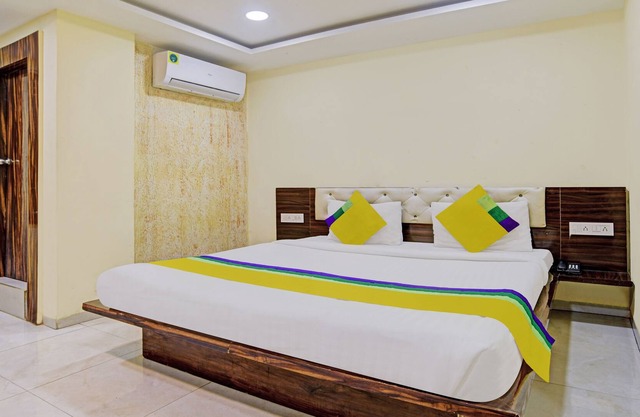 Itsy By Treebo - Grand Vardhaman