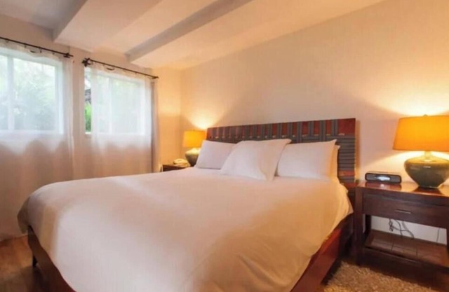 Jacuzzi Suite Overlooking the Sea @Islamorada - Iguana Suite