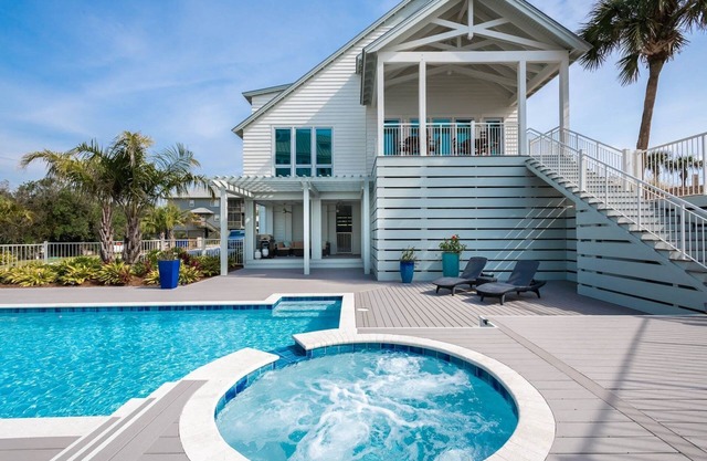 JADA'S DARE~Gulf Views~Heated Pool~Gulf Trace Seclusion~Beach Gear~Modern Luxe