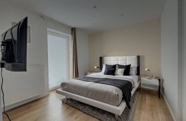 Jean 1B Brussel-Charleroi-Airport