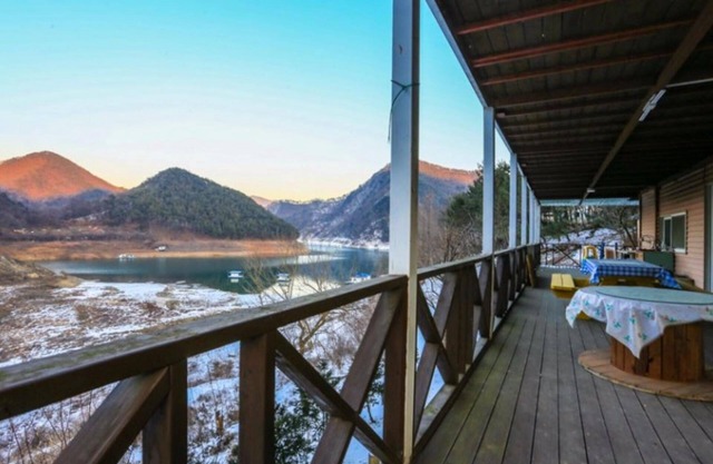 Jecheon Noksuwa Cheongsanuijip Pension