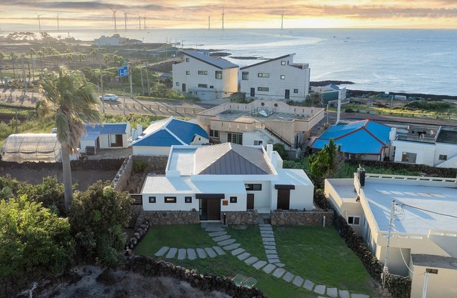 Jeju Staysosoheon Dokchae Pension