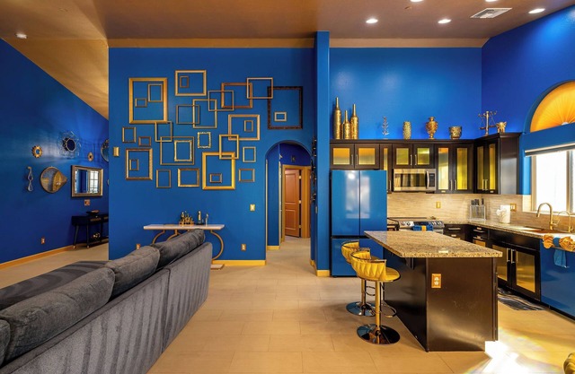 Jewel of Scottsdale, Epic game room and Hot tub, close to Old Town