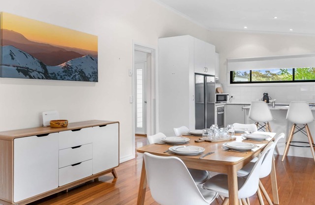 Jillamatong 14 - 3BR House l Pet Friendly l Fenced Backyard l WiFi