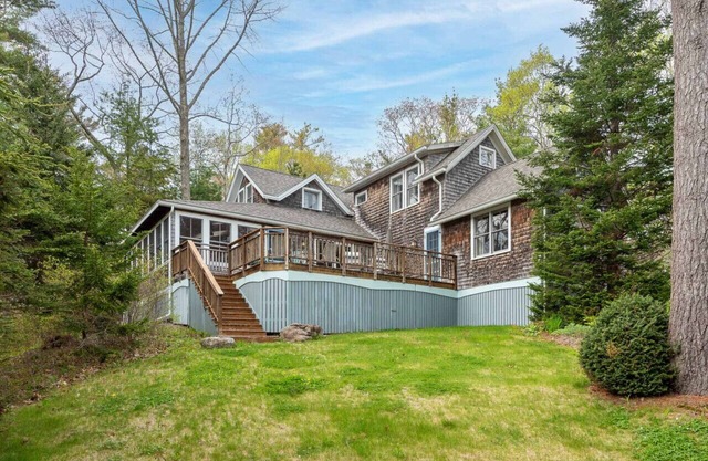 Jordan Cottage by Sea Maine