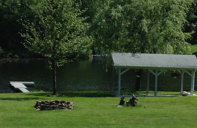 A solo 4 millas de las vacaciones de Elk Mountain Waterfront en las montañas Endless.