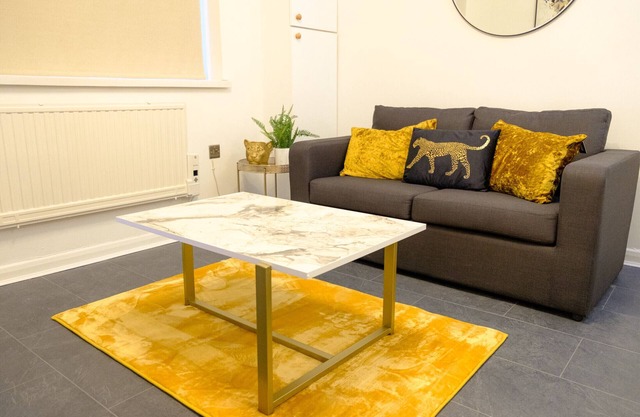 K Suites - Modern 1 bed Apt w/ FREE parking