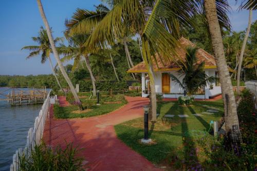 Kaayal Villa Varkala Premium Lakefront Stay By Hotelbuz