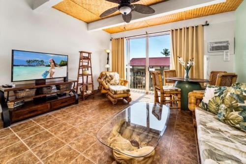 Kailua Village, Ocean View, AC, King Bed, Lanai, Pool, In Unit Laundry