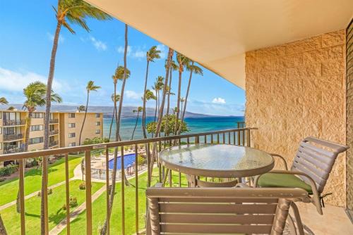 Kanai A Nalu 408 — Top Floor Oceanfront Condo