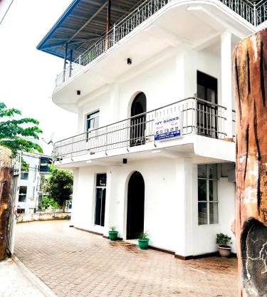 Kandy IVY Banks Lake View Resort