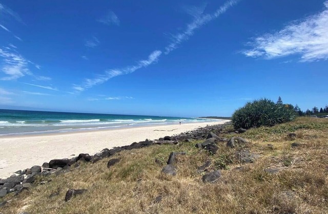 'Karibu' - Lovely Pool & only 5 min's to Beach - Family & Pet friendly