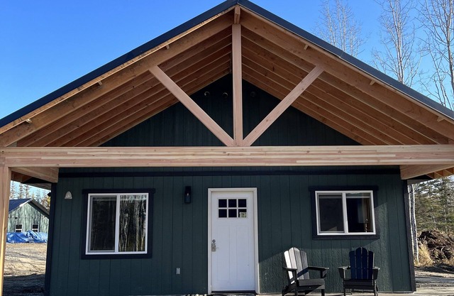 Kenai Adventure Cabins Eagle 2/2