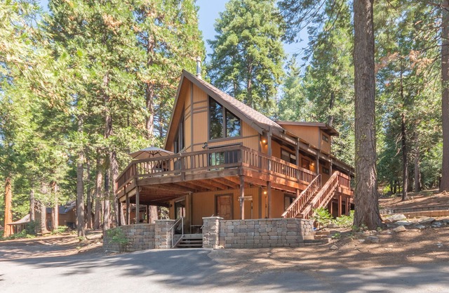 Chalet clásico en Big Trees Village - Mesa de billar, admite mascotas