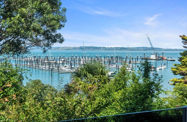 Kina Cottage - Waiheke Holiday Home