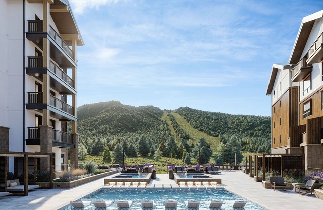 King Room Escape | Ski Access, Spa & Heated Pool