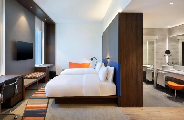 King Room Near DXB Airport By Luxury Bookings