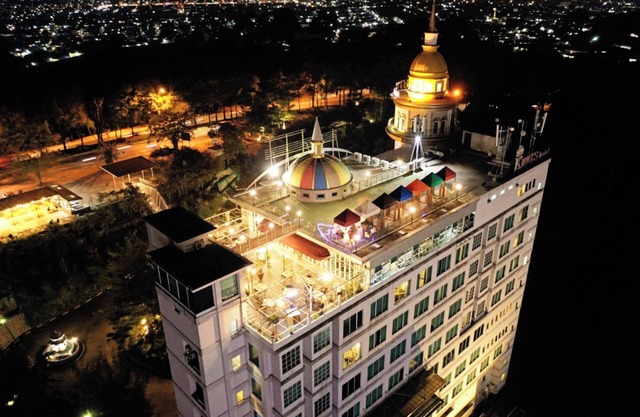 King's Hotel Nagoya Batam