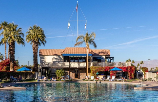 King Studio in shadow Mountain Resort and Club. Travel Nurses Welcome!