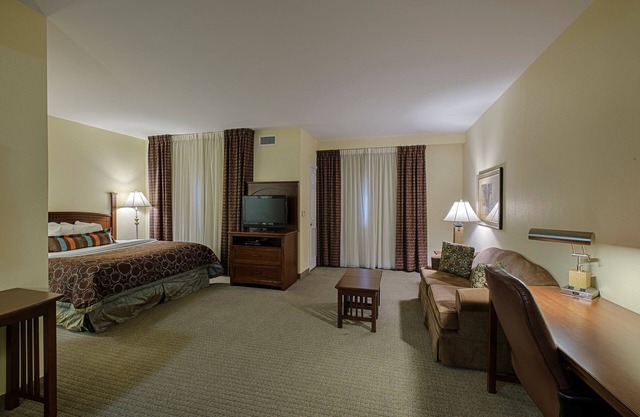 Suite King. Desayuno gratis. Piscina interior. Gimnasio. ¡Viaje rápido a Hersheypark!
