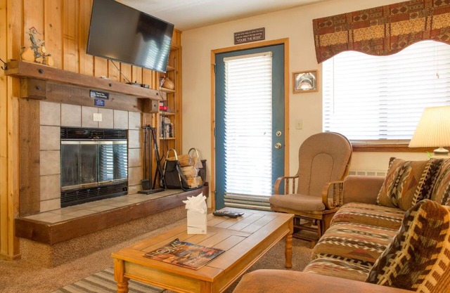 Kirkwood Meadows: Hot Tub! Ascensores 5 minutos andando! Los prados.