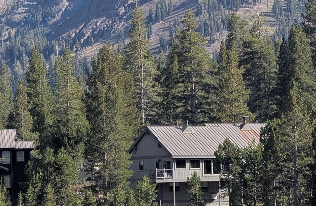 Kirkwood Ski Lodge. w / final / semanal / media semana.