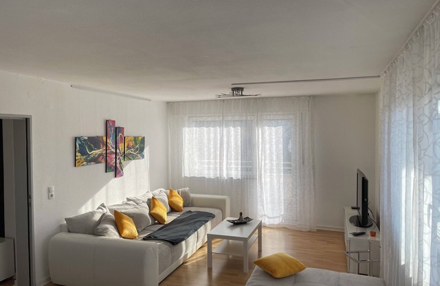 KL11: Modern 2-bedroom penthouse with 270° rooftop views in Kaiserslautern.