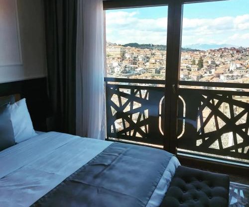 Konak Hilltop Lodge & Villa