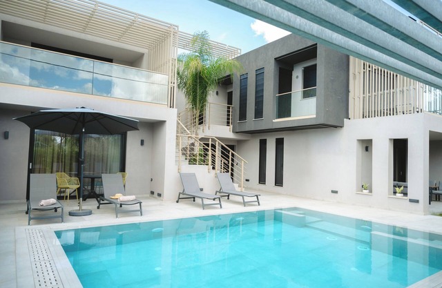 Grand Kourouta Pool Apartment nr4, Kourouta, Greece